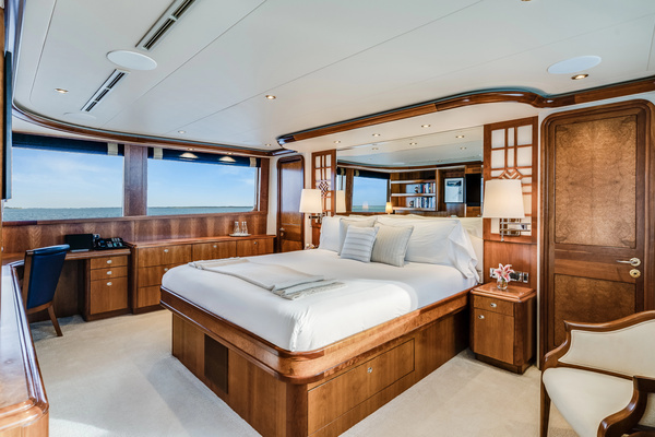 2003 Westport 130