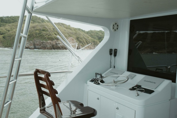 Aussie Rules 87ft Oceanfast Yacht For Sale