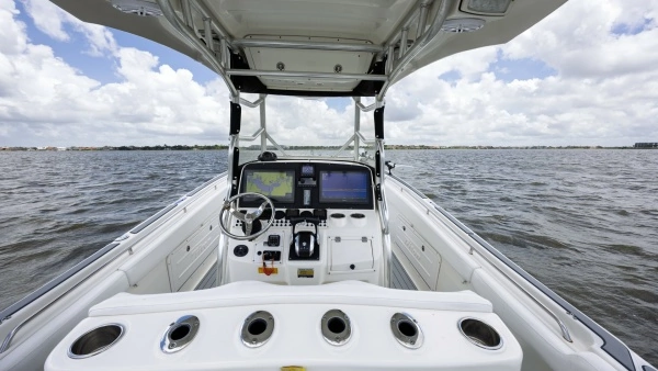 2005 Triton 34