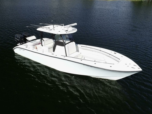 2017 Yellowfin 32 Center Console - Profile