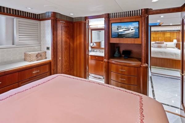 2001West Bay 103 ft 103 Sonship   PICOSA LADY