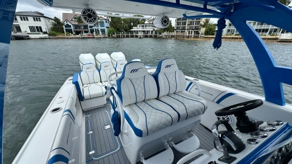 2016 Midnight Express 39