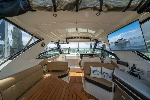 Pace Yourself 32ft Sea Ray Yacht For Sale