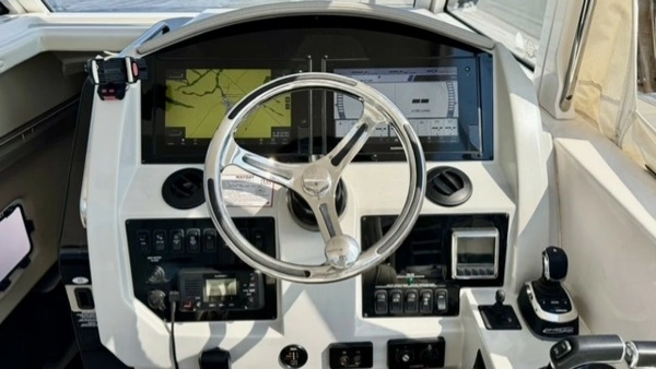 Regal 33 SAV Yacht For Sale