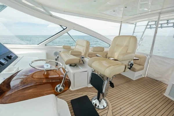 2015 Viking 52