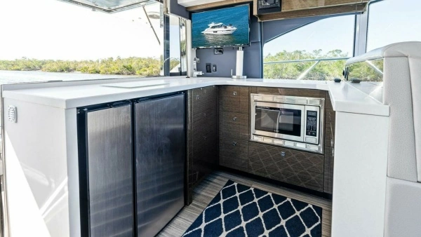 2019 Cruisers Yachts 45