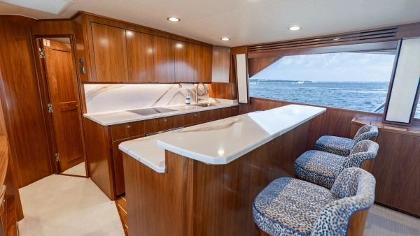 2022 Viking 68