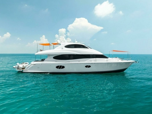 84-ft-Lazzara Yachts-2006-84 Skylounge-Voyager-Key West Florida United States yacht for sale