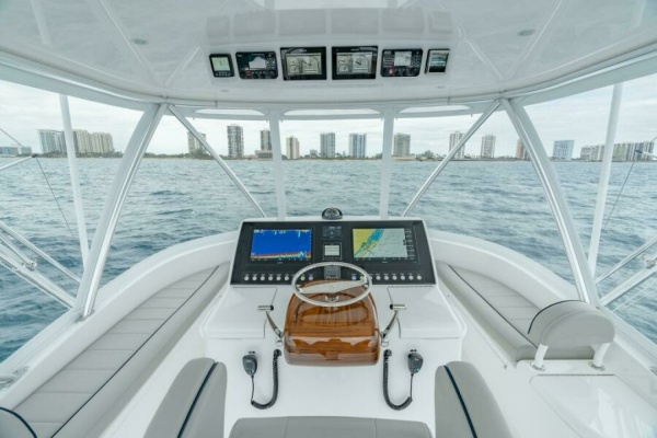 Viking 46 Billfish - Helm