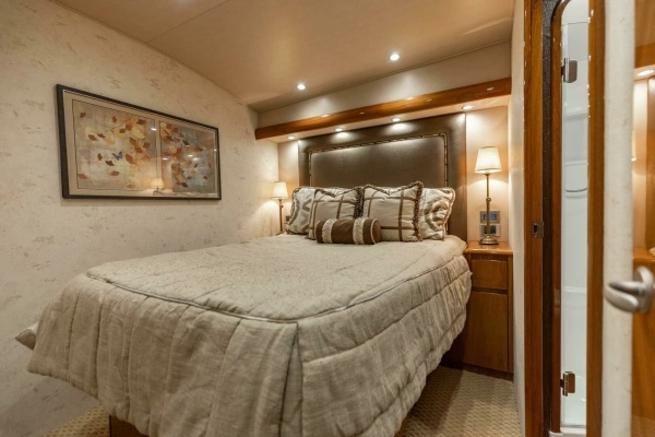 2013 Viking 76