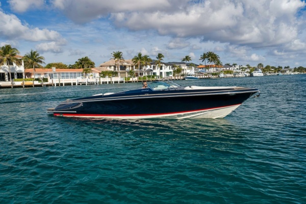 2LW 34ft Chris Craft Yacht For Sale