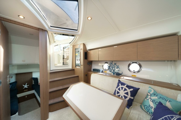 TIS THE SEASUN 40ft Beneteau Yacht For Sale