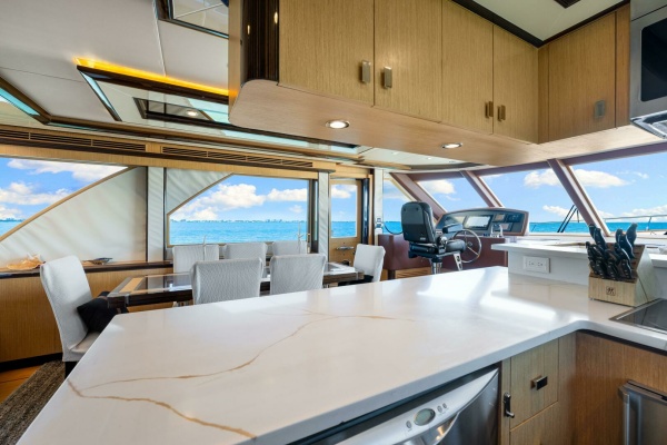 Relentless 83ft Ocean Alexander Yacht For Sale