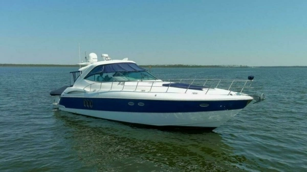 2005 Cruisers Yachts 50