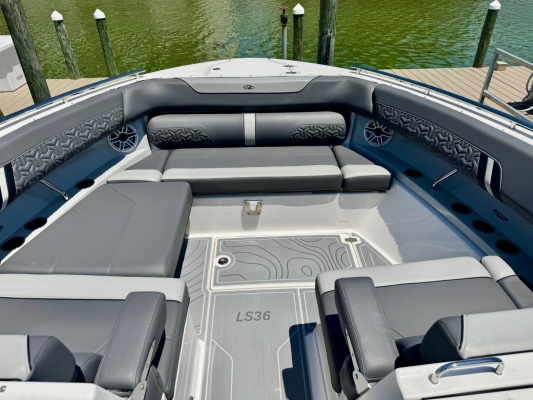 36ft Regal Yacht For Sale