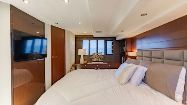 2011 Princess 64