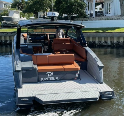 38ft Cruisers Yachts Yacht For Sale