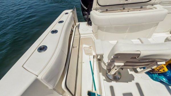 SWIFT SERENITY 38ft Fountain Yacht For Sale