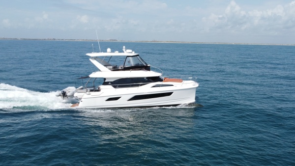 Hey Beautiful 44ft Aquila Yacht For Sale