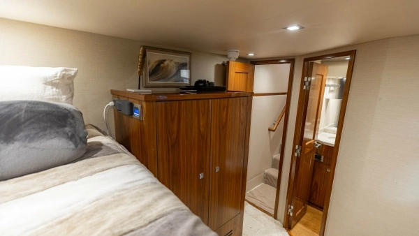 2018 Viking 72
