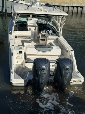 2021 Robalo 31