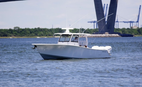 2022 Sportsman Open 352 - Exterior Profile