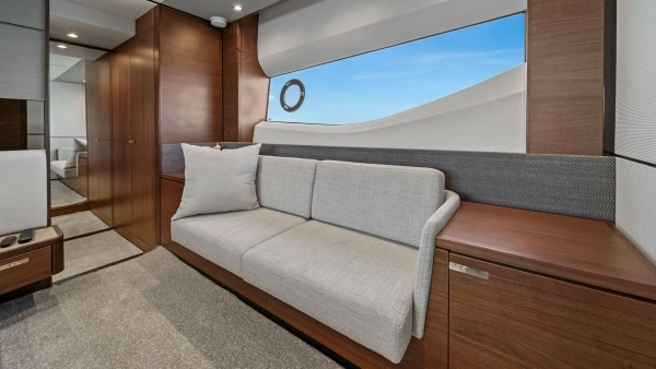 2019 Princess 65