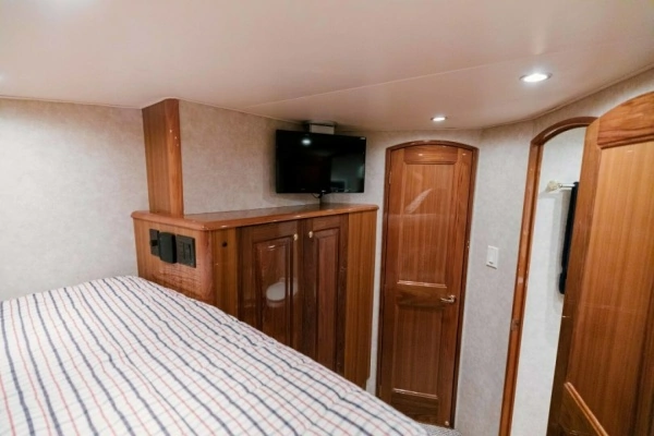 2006 Viking 74