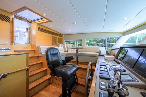 Midnight Moon 85ft Horizon Yacht For Sale