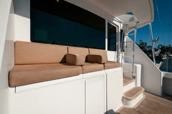 2001 Viking 61