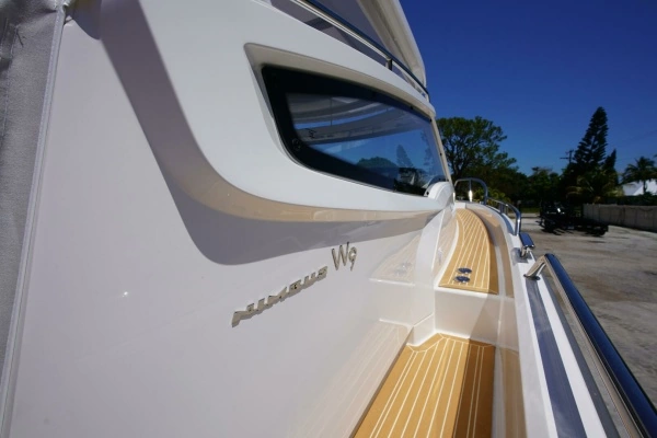 Nimbus Weekender 9 Yacht For Sale