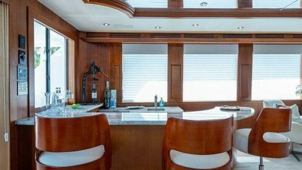 Magnum Ride 100ft Hatteras Yacht For Sale