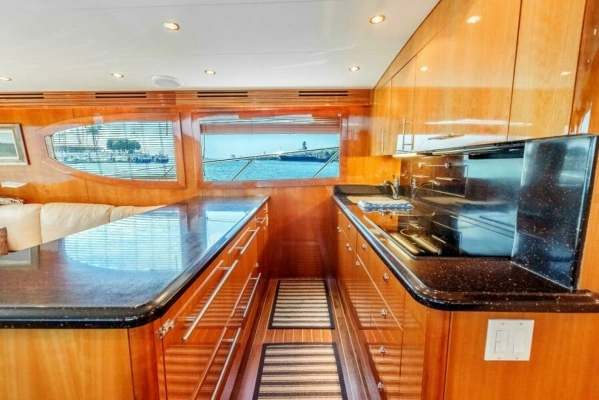 2004 Hatteras 54