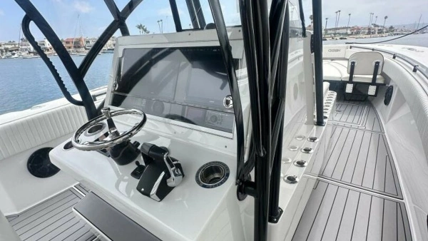SeaHunter 39 Center Console Yacht For Sale