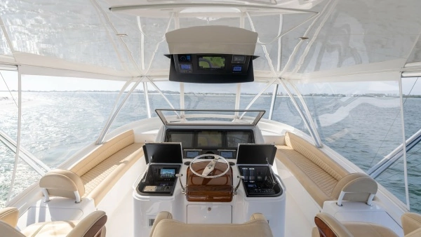 2022 Viking 68