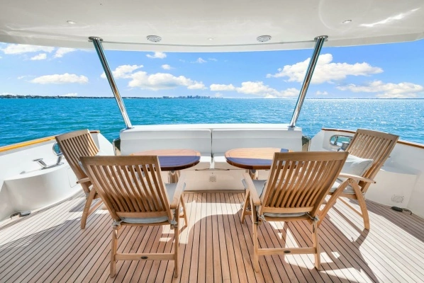 2010 Ocean Alexander 83