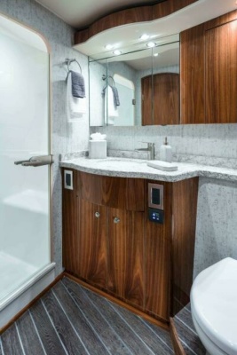 Viking 58 Convertible Head