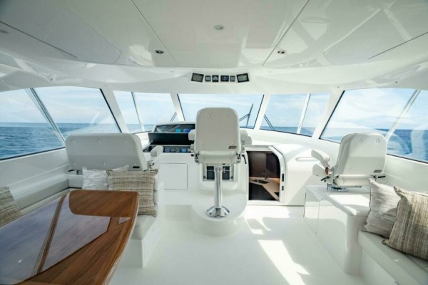 Viking 54 Sport Deck - Command Deck