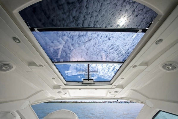 2012 Cruisers Yachts 54
