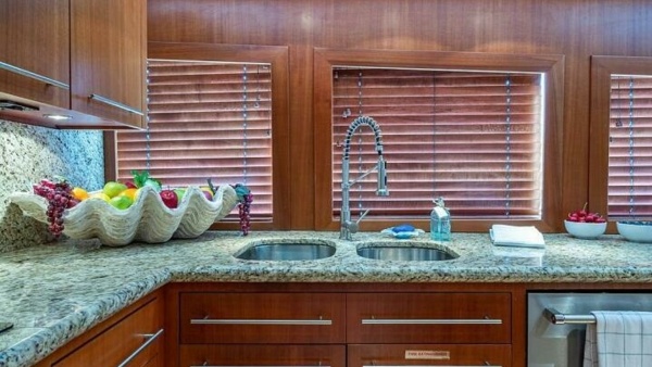 Magnum Ride 100ft Hatteras Yacht For Sale