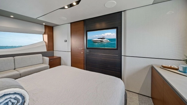 2019 Princess 65