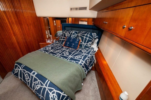 MoonTan 65ft Hatteras Yacht For Sale