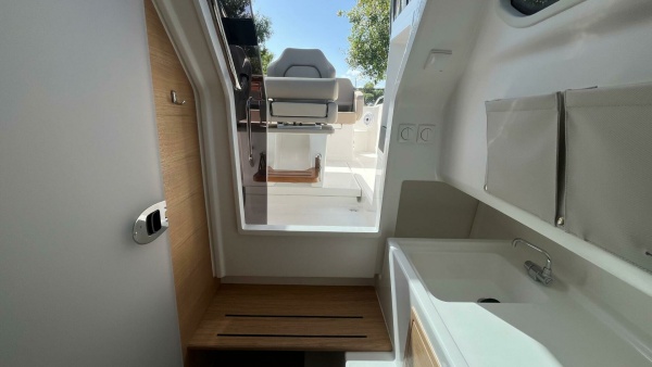 In Stock 2024 Nimbus T8 314 26ft Nimbus Yacht For Sale