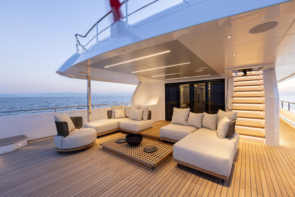 Photo of the 2025 Custom Art Shipyard "BEE EXPLORER"