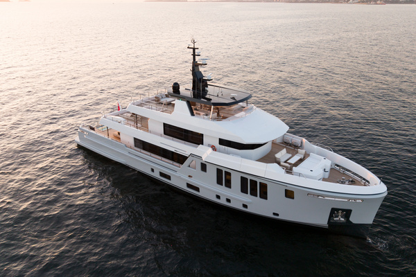 2025Custom 116 ft Art Shipyard   BEE EXPLORER