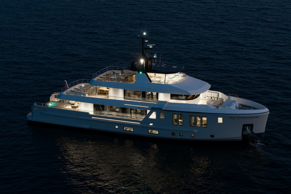2025Custom 116 ft Art Shipyard   BEE EXPLORER