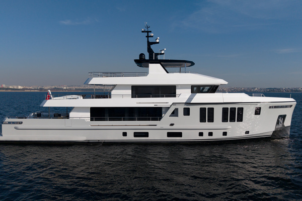 Photo of the 2025 Custom Art Shipyard "BEE EXPLORER"
