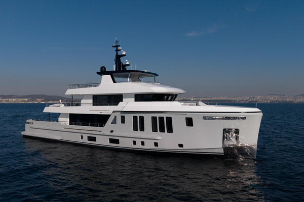 Photo of the 2025 Custom Art Shipyard "BEE EXPLORER"