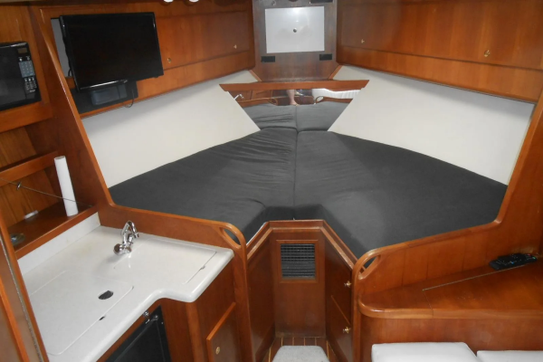 Beer Money 32ft Topaz Yacht For Sale