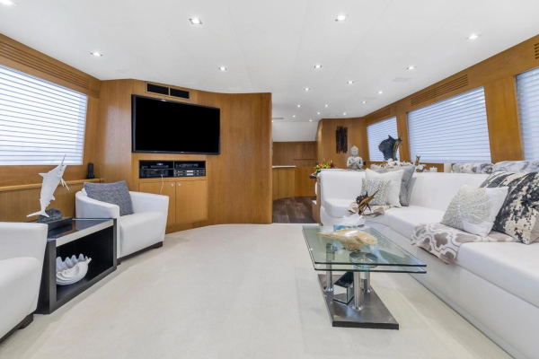 BELLISSIMA 82ft Hatteras Yacht For Sale